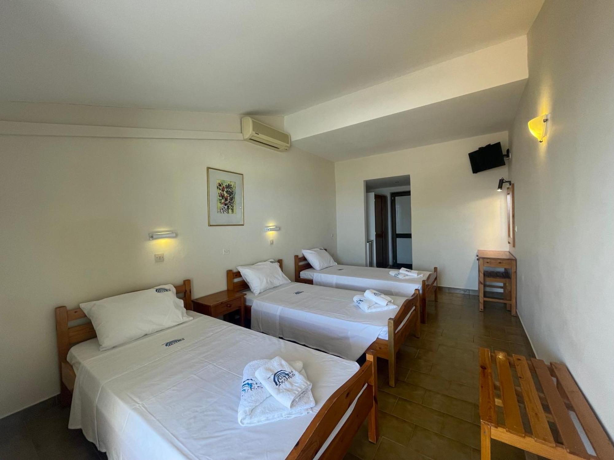 Hotel Benitses Arches Екстер'єр фото